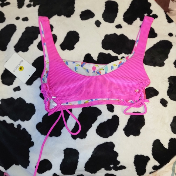 🆕️ Body glove bikini top - Picture 2 of 4